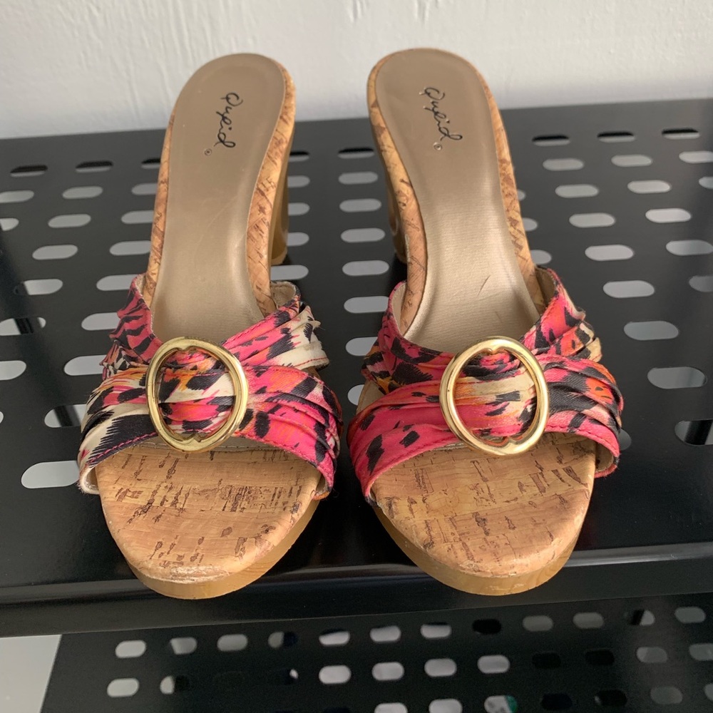 “Qupid” sandals